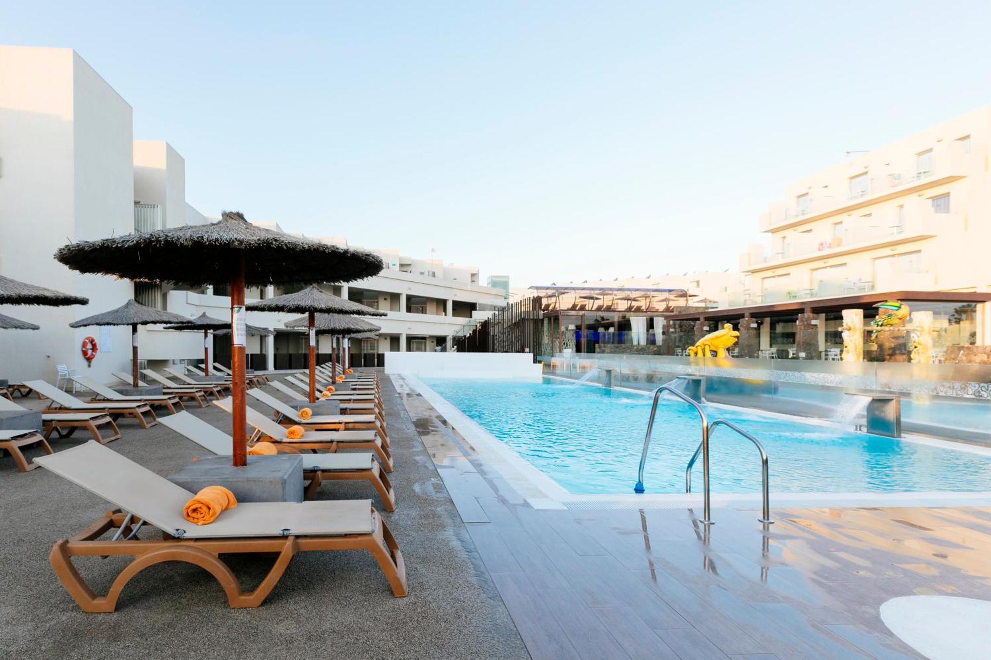 Hd Beach Resort Costa Teguise Esterno foto